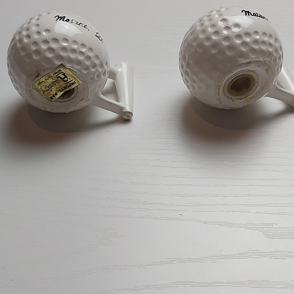 Ceramic Salt and pepper shakers golf balls Matane Québec - Picture 7 of 8